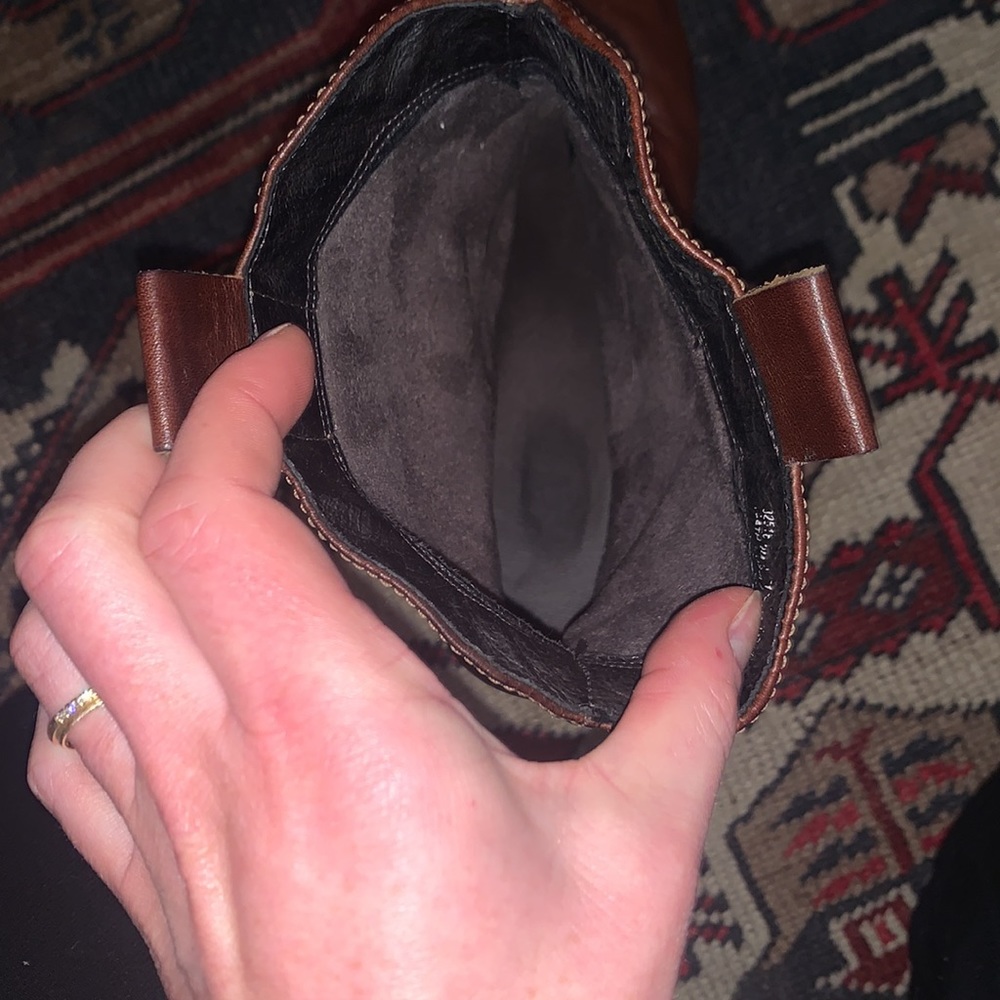Clark’s brown leather boots. - Picture 15 of 16